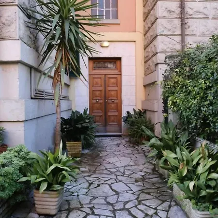 Isabella Vatican House *